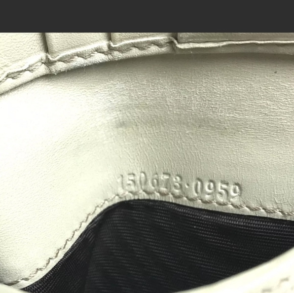 GUCCI🥳HP🥳Gucci GG White Leather Wallet - Picture 11 of 12